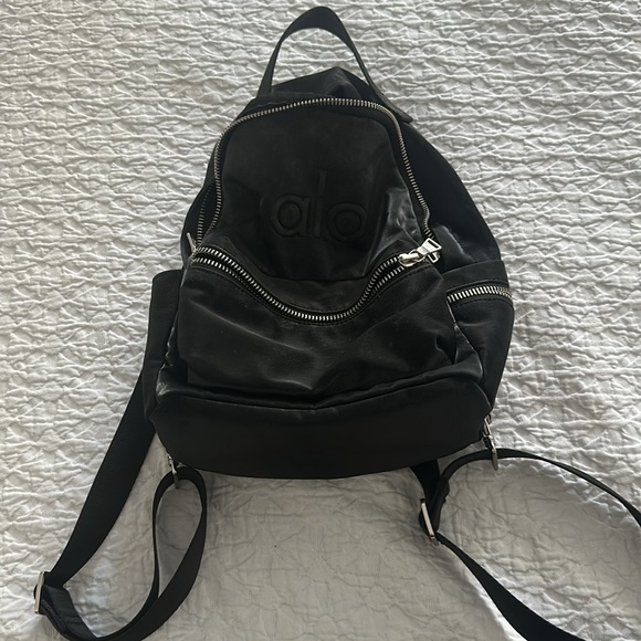 Alo Yoga Mini Luxe Backpack - Picture 5 of 7